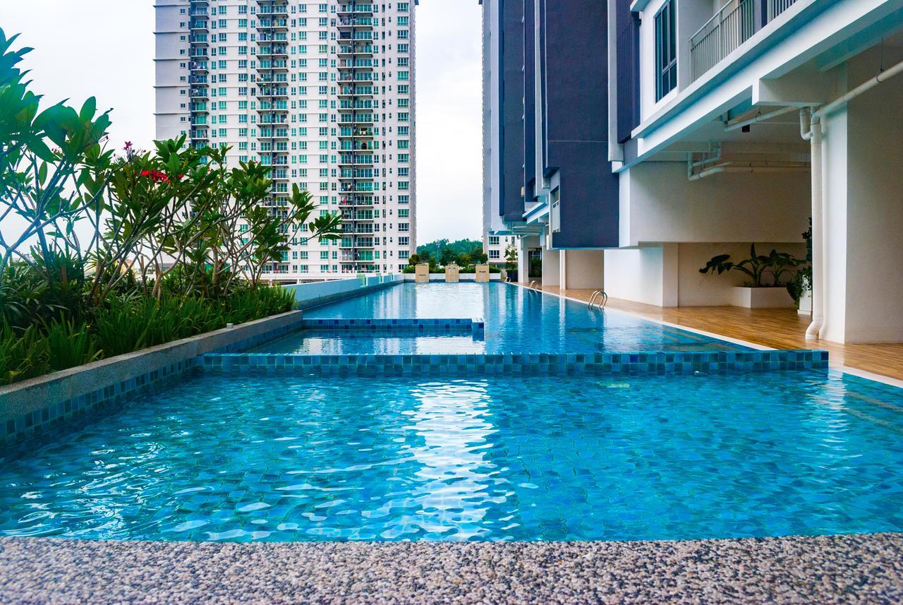 Lazy Traveler'S Suite By D Imperio Homestay George Town Exteriör bild
