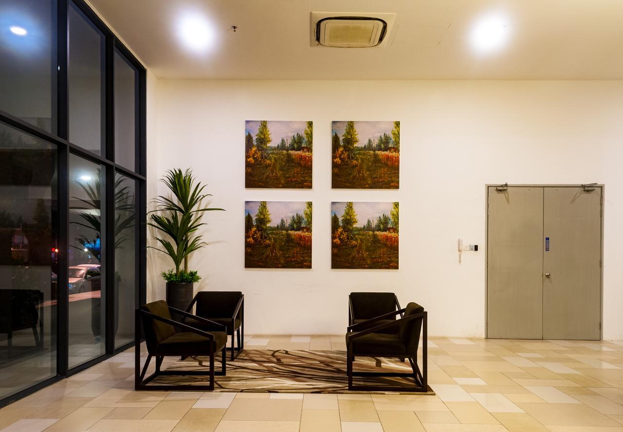 Lazy Traveler'S Suite By D Imperio Homestay George Town Exteriör bild